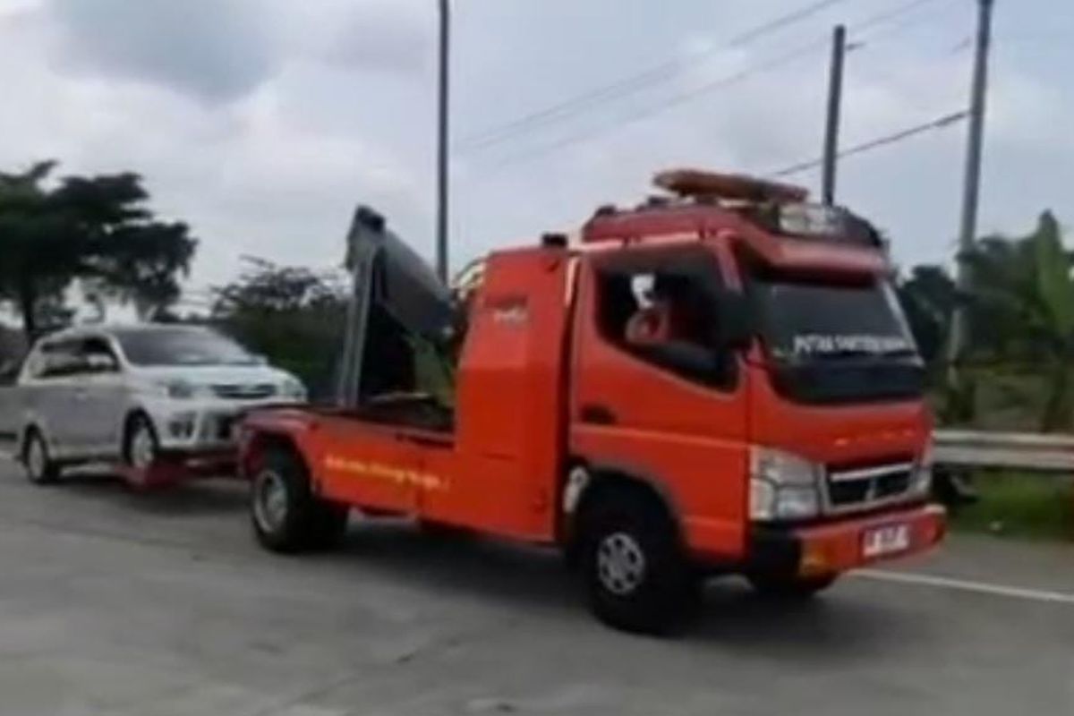 Tol Boyolali, Mobil mogok, Mobil Mogok di Tol Boyolali Saat Arus Balik Lebaran, Dapat Derek Gratis