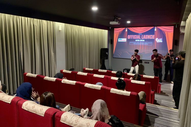 bioskop mini Alfamart, Bioskop Alfamart di Gading Serpong Resmi Dibuka, Tiketnya Rp 15.000, Bioskop Alfamart dibuka, Berapa harga tiket nonton bioskop Alfamart?, Film apa saja yang ada di bioskop Alfamart?, Target 50 bioskop mini Alfamart, Pengalaman saya di bioskop Alfamart