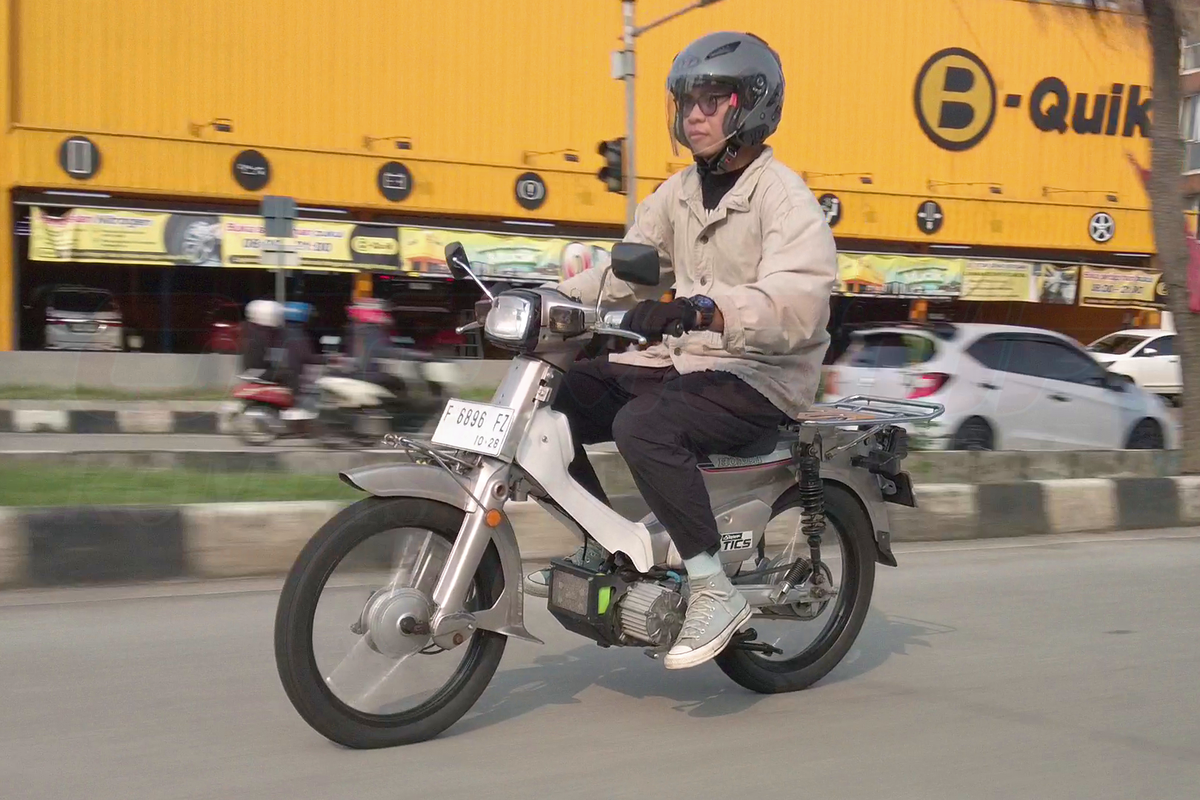 Tics EV, motor, Honda, Honda C700, Jajal Honda C700 Listrik, Bebek Listrik yang Masih Punya Gigi, Tetap Klasik Tanpa Ubah Rangka, Sensasi Berkendara: Ada "Engine Brake", Spesifikasi dan Performa, Biaya dan Catatan
