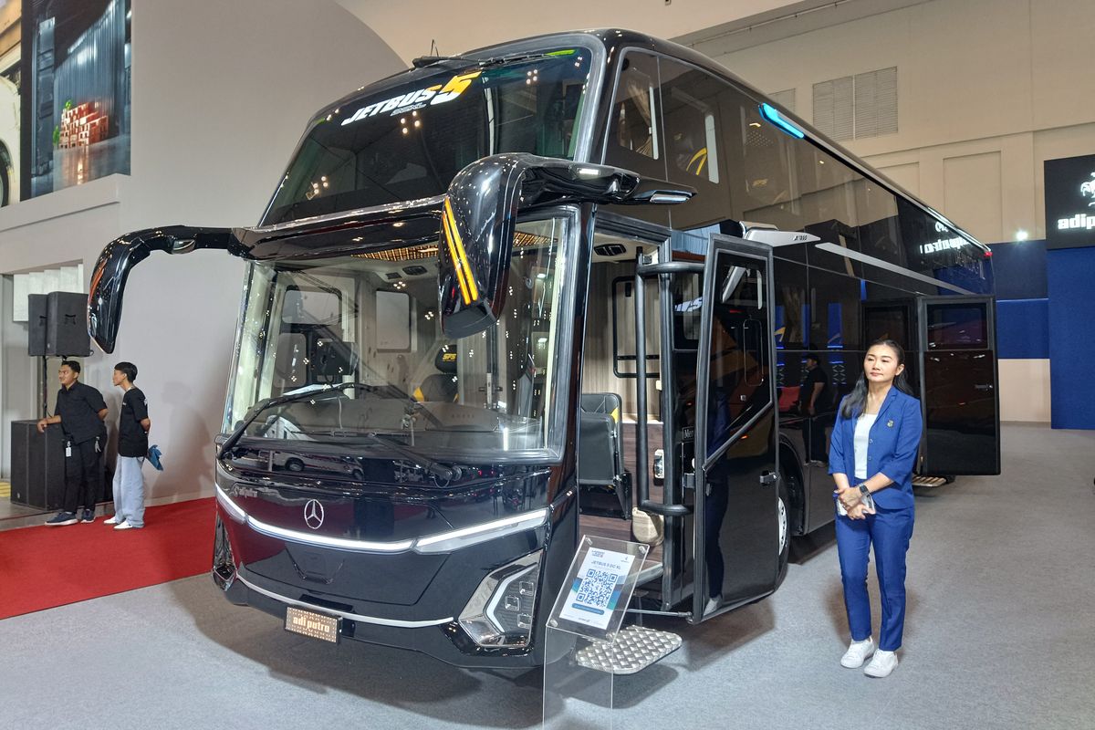 Adiputro, Jetbus 5 Dream Coach, bus baru, Karoseri Adiputro, Jetbus 5 Dream Coach XL, Bus Baru Karoseri Adiputro di GJAW 2025, Jetbus 5 Dream Coach XL