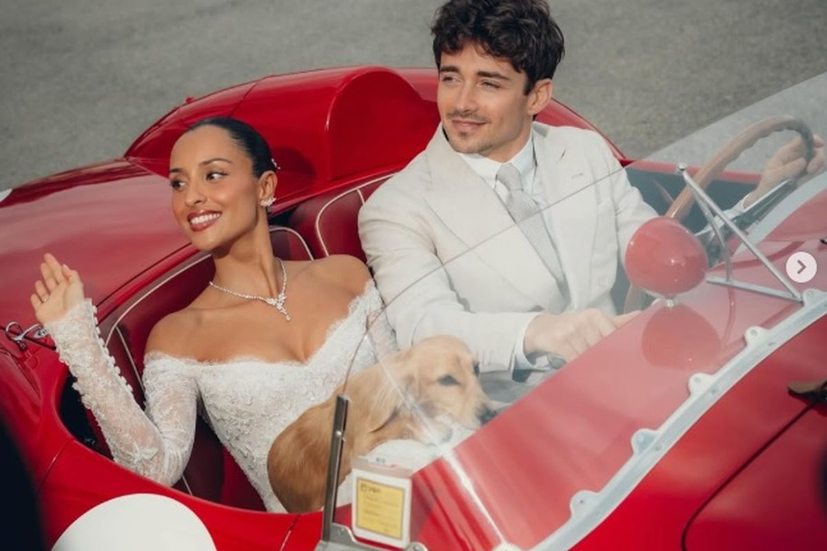 Intip Detail Pernikahan Pebalap F1 Charles Leclerc di Monako, Alexandra tampil memukai dalam balutan Paolo Sebastian, Tamu undangan terbatas, Dekorasi dan kue pernikahan yang indah, Mobil klasik langka dan lokasi pemotretan bersejarah, Lamaran romantis dan musim balap di depan mata