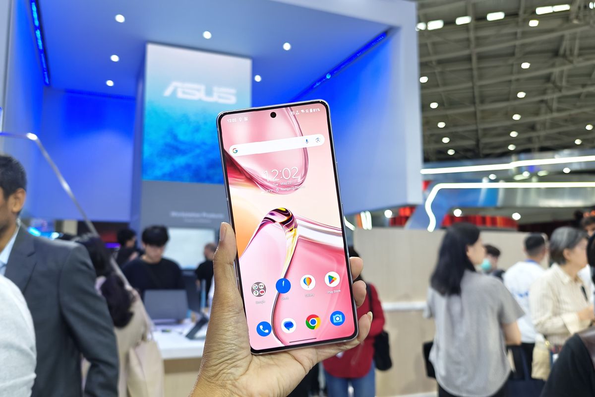 Asus, Computex, Smartphone, Computex 2025, smartphone, Asus Zenfone 12 Ultra, computex 2025, Hands-on Asus Zenfone 12 Ultra Langsung di Computex 2025 Taiwan, Desain Cantik Kamera Menarik, Desain lebih "cantik", Bodi mirip Zenfone 11 Ultra, Fitur kamera lebih kaya, Perekam suara makin pintar