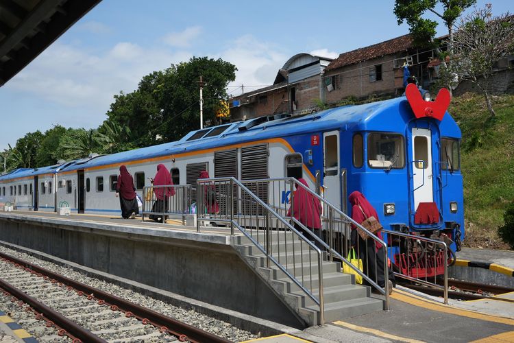 KA Batara Kresna, Jadwal dan Harga Tiket KA Batara Kresna Solo–Wonogiri Terkini, 1. Perjalanan pagi dari Purwosari ke Wonogiri (Berangkat 06.00), 2. Perjalanan siang dari Purwosari ke Wonogiri (Berangkat 10.00), 3. Perjalanan pagi dari Wonogiri ke Purwosari (Berangkat 08.00), 4. Perjalanan siang dari Wonogiri ke Purwosari (Berangkat 12.00)