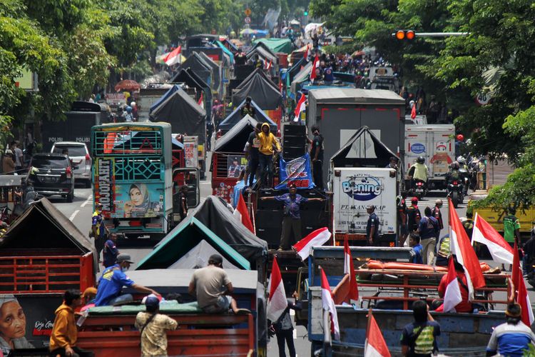 truk, bus sekolah, Karoseri, Viral Truk Disulap Jadi Bus Sekolah, Pakar Ingatkan Bahaya Keselamatan