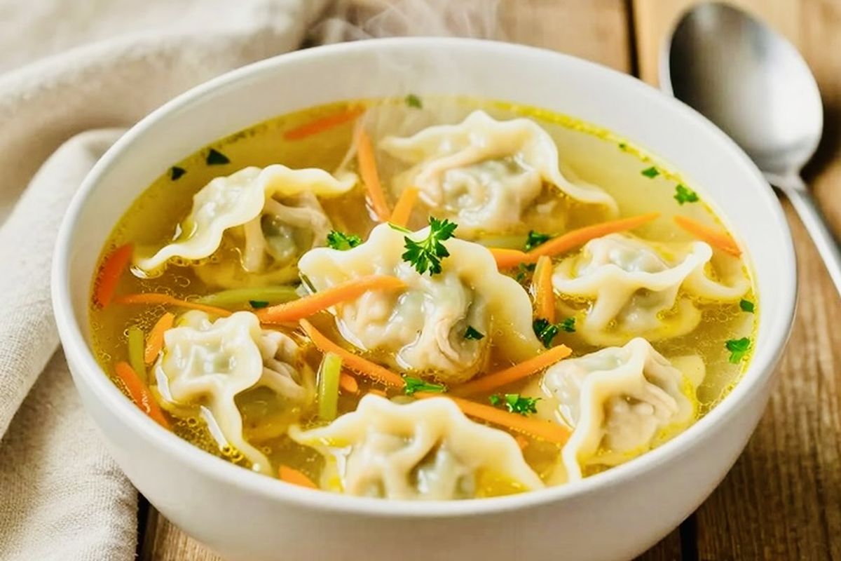 Kuah, pangsit, ayam, menu, sahur, berbuka puasa, keluarga, Resep Sup Pangsit Ayam, Hidangan Berkuah Hangat untuk Buka Puasa