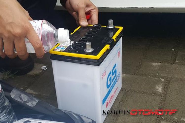 Aki Mobil, aki basah, harga aki, toko aki depok, Kenapa Masih Banyak Konsumen yang Pakai Aki Basah?