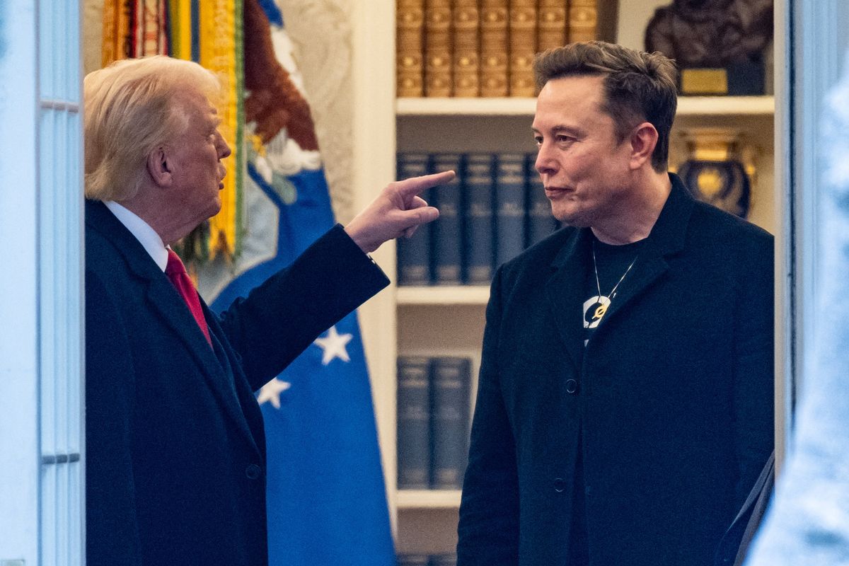 trump duga elon musk pakai narkoba, trump bertanya soal penggunaan narkoba musk, musk vs trump, Trump Pertanyakan Sikap Elon Musk, Singgung Dugaan Penggunaan Narkoba, Pengakuan Musk Gunakan Ketamine, Trump: Saya Tidak Ingin Berkomentar, Ketegangan Memuncak Usai Musk Mundur dari Jabatan, Errol Musk: Elon Stres, Dia Lelah, Trump Ancam Ada "Konsekuensi Serius"