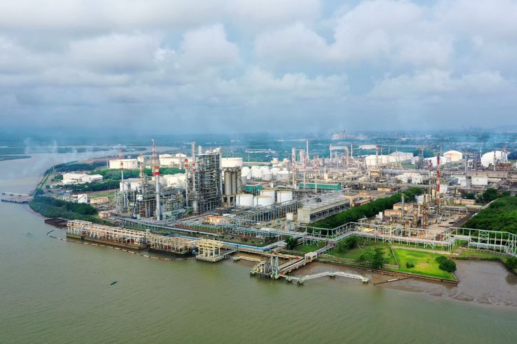 krisis energi, diversifikasi sumber energi, ketahanan energi nasional, Meningkatkan Ketahanan Energi: Mengatasi Ketergantungan Impor BBM