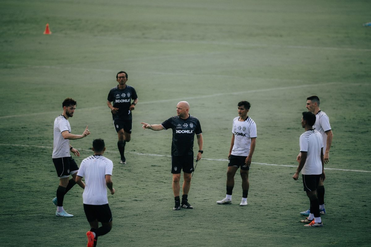 Bali United, Liga Indonesia, Super League, Malut United, Malut United vs Bali United, Johnny Jansen, Strategi Khusus Johnny Jansen di Laga Malut United Vs Bali United