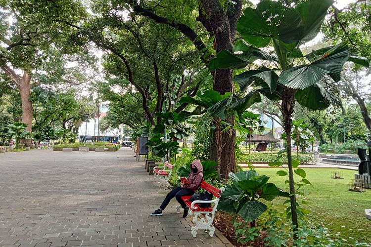 Wisata Jakarta, hut ke 80 ri, Long Weekend HUT ke-80 RI, 12 Tempat Wisata Gratis di Jakarta untuk Long Weekend HUT ke-80 RI, 1. Tamanandada Lifestyle Park – Jakarta Selatan, 3. Batavia PIK – Jakarta Utara, 4. Agora – Jakarta Pusat, 5. Aloha PIK 2 – Jakarta Utara, 6. Hutan Kota GBK – Senayan, 7. Tebet Eco Park – Jakarta Selatan, 8. Taman Tabebuya – Jagakarsa, 9. Pameran Flona 2025 – Lapangan Banteng, 10. Taman Cattleya – Palmerah, 11. Taman Suropati – Menteng, 12. Perpustakaan Nasional – Jakarta Pusat