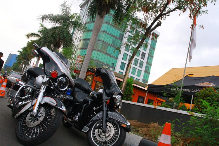 teknologi keamanan, Harley-Davidson, key fob, alarm sensor gerak, Rahasia Keamanan Harley-Davidson: Key Fob dan Alarm Gerak, Sistem Keyless Fob Mulai Jadi Standar, Pengalaman Menyalakan Motor Mirip Mobil, Model Lama Masih Konvensional, Alarm Gerak dan Kunci Ganda , Kesimpulan: Keamanan Tetap Bergantung pada Pengguna