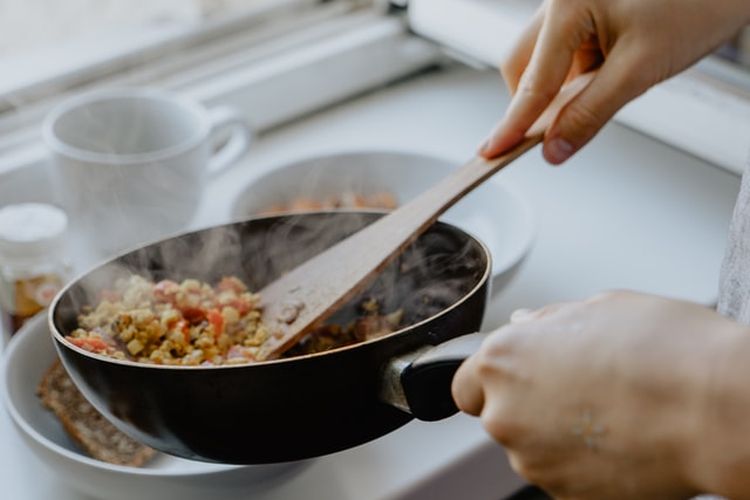sodet, spatula, bahan sodet yang berbahaya, bahan spatula yang berbahaya, Spatula Berbahan Plastik Berbahaya untuk Kesehatan, Ini Penjelasan Ahli IPB