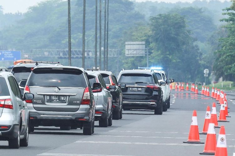 mobil listrik, Pecah Ban, Toyota Avanza, Populer Otomotif, artikel terpopuler, sesi latihan bebas, puncak arus mudik lebaran, Jadwal MotoGP Amerika, biaya mudik, one way nasional, [POPULER OTOMOTIF] Video Toyota Avanza Alami Pecah Ban | Jadwal MotoGP Amerika 2025 | Biaya Mudik Jakarta-Yogyakarta Naik Mobil Listrik