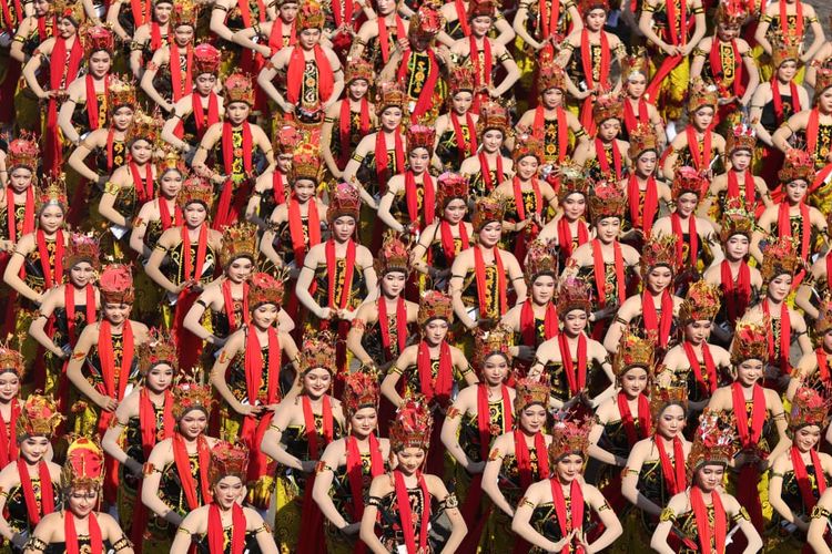 Banyuwangi, Gandrung Sewu, gandrung sewu banyuwangi 2025, gandrung sewu 2025, gandrung sewu banyuwangi, kapan gandrung sewu 2025, kapan gandrung sewu 2025 dilaksanakan, Catat Tanggalnya! Gandrung Sewu 2025 Digelar 25 Oktober di Pantai Marina Boom Banyuwangi, Ribuan Penari dan Seleksi Ketat, Ada 200 Penari dari Luar Daerah dan Diaspora, Rangkaian Acara Menuju Puncak Gandrung Sewu 2025, Latihan Intensif dan Antusiasme Penari, Cerita dari Penari Luar Daerah dan Diaspora, Festival Budaya yang Mendunia