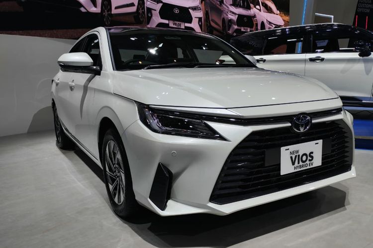 Toyota Vios HEV, sedan hybrid, efisiensi bahan bakar, Intip Spesifikasi Toyota Vios Hybrid EV: Rp 460 Juta