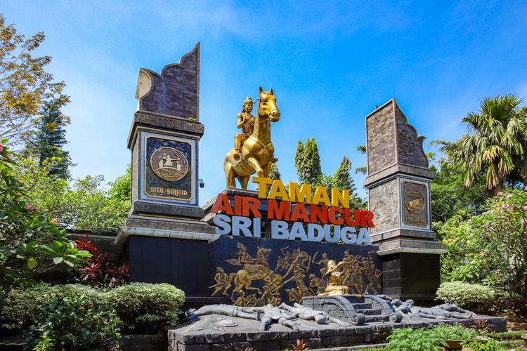 wisata dekat Stasiun Purwakarta, taman di purwakarta, wisata di purwakarta, wisata dekat stasiun purwakarta, liburan murah purwakarta, 12 Tempat Wisata Dekat Stasiun Purwakarta untuk Liburan Panjang, 1. Bale Indung Rahayu, 2. Taman Air Mancur Sri Baduga, 3. Galeri Wayang, 4. Cikao Park, 5. Green Valley Waterpark, 6. Jatiluhur Water World, 7. Hidden Valley Hills, 8. Anugerah Waterpark Bunder, 9. Taman Pancawarna, 10. Bale Panyawangan Diorama Nusantara, 11. Alun-Alun Purwakarta, 12. Anven Waterpark dan Cafe