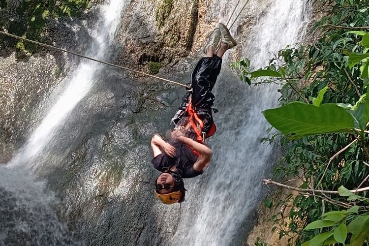 KULON PROGO, Air Terjun Bukit Sebantung, Kulon Progo, air terjun Bukit Sebantung, Wisata Kulon Progo, Air Terjun Bukit Sebantung kulon progo, Serunya Canyoning di Air Terjun Bukit Sebantung, Kulon Progo