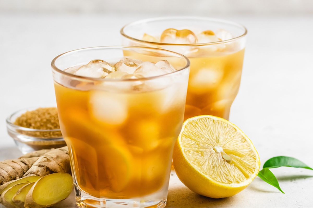 minuman dingin, Minuman dingin, Minuman hangat, minuman hangat, Minuman saat cuaca panas, Lebih Baik Hindari Minuman Dingin Saat Cuaca Panas, Ini Alasannya, Efek minuman dingin hanya sementara, Minuman hangat bisa jadi lebih efektif, Perhatikan asupan cairan Anda, Makanan juga berperan, Kesimpulan