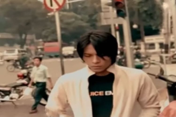 Peterpan, Bandung, Bintang di Surga, bandung, Ariel NOAH, Ariel Peterpan, musik pop, hari yang cerah, Profil Peterpan: Asal-usul, Personel, hingga Rencana, Sejarah, asal-usul nama, dan personel Peterpan, Populer sejak album debut "Taman Langit", Perpecahan di tengah produksi album "Hari yang Cerah", Skandal Ariel dan akhir dari nama "Peterpan"