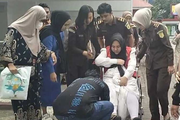 Ratu Emas, MH Whitening Skin, Makassar, Mira Hayati, skincare, Perjalanan Kasus Mira Hayati, Eksekusi Berdasarkan Putusan Kasasi MA, Perjalanan Kasus, dari Vonis Ringan hingga Kasasi, Tegaskan Tidak Ada Perlakuan Istimewa, Bantahan Pihak Kuasa Hukum, Puasa di Balik Jeruji Besi