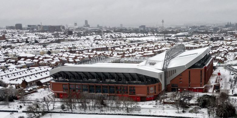 Liverpool, Michael Owen, Raffi Ahmad, Anfield, Rafathar Malik Ahmad, Liga Inggris, Raffi Ahmad Pamer Pengikut Instagram dan Foto Michael Owen ke Staf Liverpool di Anfield