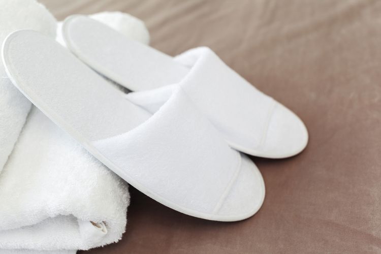 kenapa dilarang pakai sandal hotel saat sarapan, sandal hotel boleh dibawa keluar, Apakah diperbolehkan membawa sandal dari hotel, apakah sarapan di hotel bisa ambil sepuasnya, alasan dilarang pakai sandal hotel di restoran, Ini Alasan Dilarang Pakai Sandal Hotel Saat Sarapan Menurut Chef