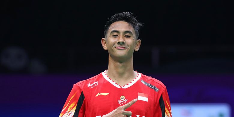 Alwi Farhan, Macau Open, Malaysia, Justin Hoh, Macau Open 2025, alwi farhan juara macau open 2025, Kata-kata Alwi Farhan Usai Juara Macau Open 2025, Singgung Lapangan Bocor, Tampil Percaya Diri Sejak Gim Pertama, Dominasi Tak Terbendung di Gim Kedua, Target yang Telah Lama Dinanti, Permainan Tenang Jadi Kunci Kemenangan, Persembahan Spesial untuk Orang Tua dan Indonesia