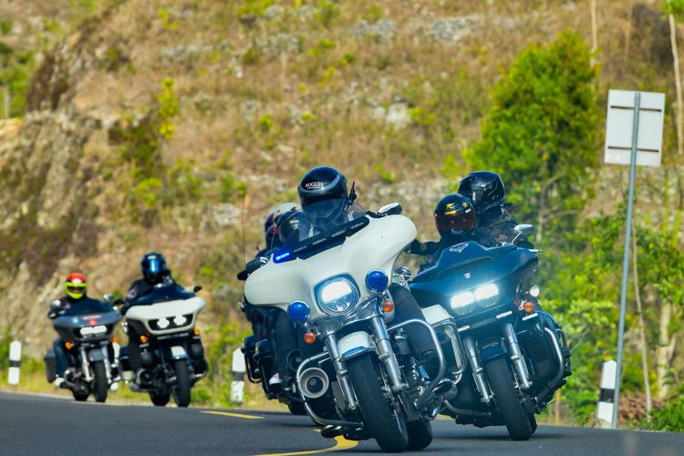 teknologi keamanan, Harley-Davidson, key fob, alarm sensor gerak, Rahasia Keamanan Harley-Davidson: Key Fob dan Alarm Gerak, Sistem Keyless Fob Mulai Jadi Standar, Pengalaman Menyalakan Motor Mirip Mobil, Model Lama Masih Konvensional, Alarm Gerak dan Kunci Ganda , Kesimpulan: Keamanan Tetap Bergantung pada Pengguna
