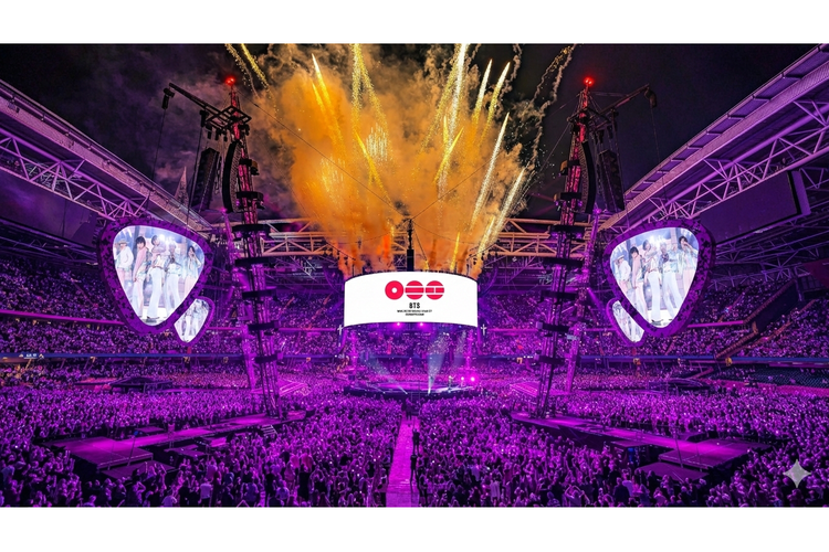konser, ChatGPT, konser BTS, world tour BTS, Army Penasaran Panggung 360 Derajat Konser BTS, Saya Minta ChatGPT Buat Fotonya