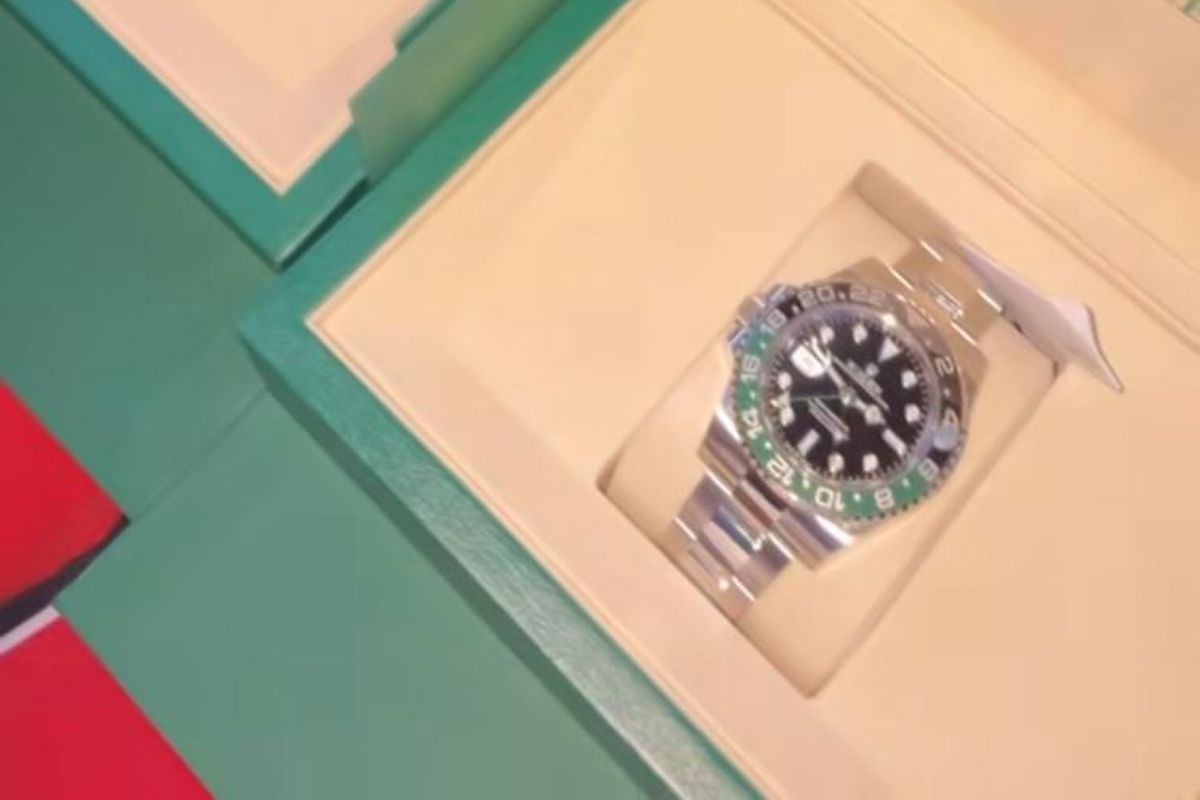 Prabowo Subianto, Timnas Indonesia, jam Rolex, Skuad Garuda, jam tangan Rolex, Justin Hubner, harga Rolex Timnas, Jam Tangan Rolex, prabowo subianto, skuad garuda, justin hubner, jam tangan rolex, jam rolex, jam rolex harga, harga rolex timnas, harga rolex timnas indonesia, rolex gmt master ii, rolex gmt master 2, harga rolex gmt master 2, harga rolex gmt master ii, Menang Lawan China, Timnas Indonesia Dapat Hadiah Rolex GMT-Master II dari Prabowo?