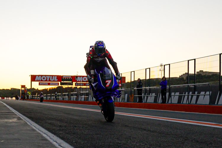 MotoGP, WorldSBK, Pirelli, Michelin, Toprak Razgatlioglu, motor MotoGP, Adaptasi Gaya Balap Jadi Tantangan Toprak di MotoGP