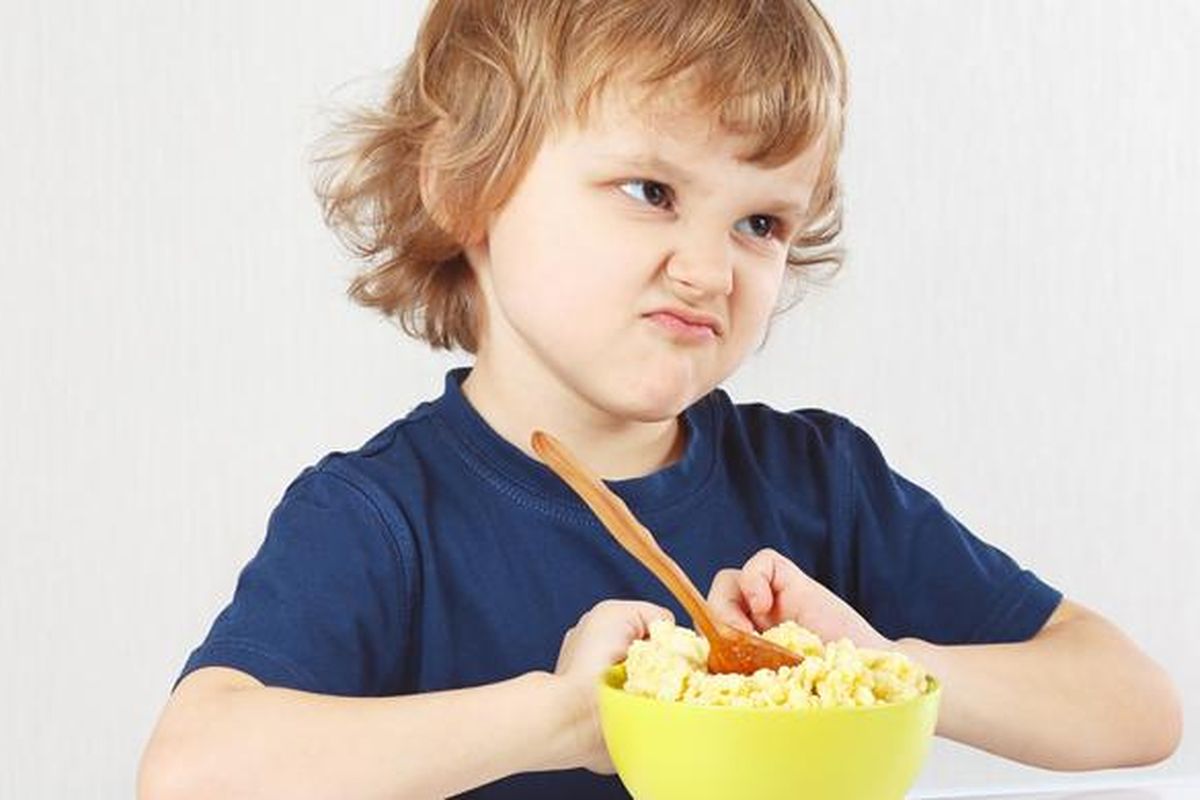 psikolog anak, kenapa anak picky eater, alasan di balik anak picky eater, penyebab anak menjadi picky eater, mengapa anak jadi picky eater, solusi anak picky eater, alasan anak jadi picky eater, Kenapa Anak Jadi Picky Eater? Psikolog Ungkap Alasannya