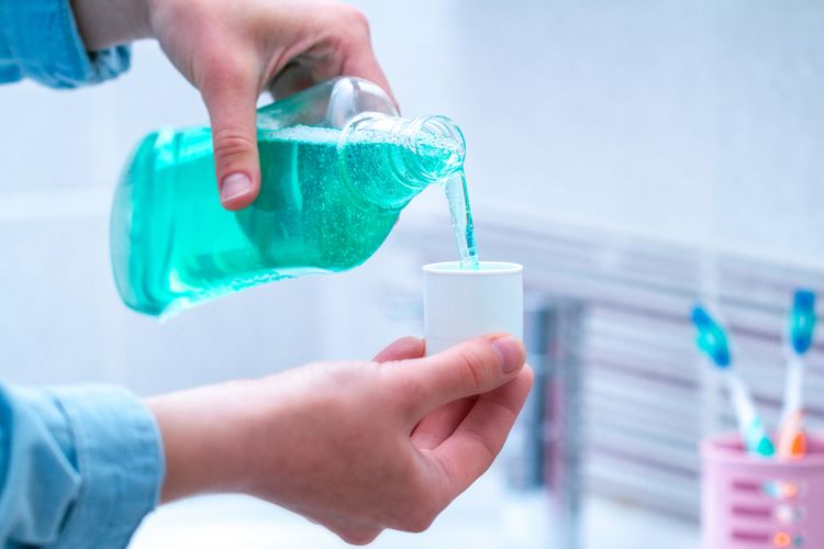 Sering Sikat Gigi tapi Mulut Tetap Bau Saat Puasa? Ternyata Ini 4 Penyebabnya, Urutan Menetralkan Asam Mulut Setelah Berbuka, Waktu Efektif Sikat Gigi dan Penggunaan Mouthwash, Mengapa Mulut Tetap Bau Meski Sudah Sikat Gigi?, Tips Makanan Sahur untuk Napas Segar