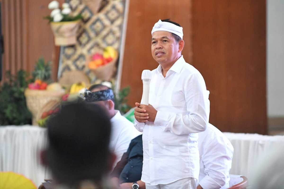 Dedi Mulyadi, Gubernur Jawa Barat, APBD diendapkan, Menkeu Purbaya, anggaran surplus, apbd disimpan di deposito, Dedi Mulyadi Tantang Menkeu Purbaya Buka Data Daerah yang Simpan Dana di Deposito, Apa yang Menjadi Dasar Tudingan Menkeu?, Bagaimana Respons Dedi Mulyadi?, Mengapa Keterbukaan Data Diperlukan?, Apa Tujuan Kritik Purbaya?