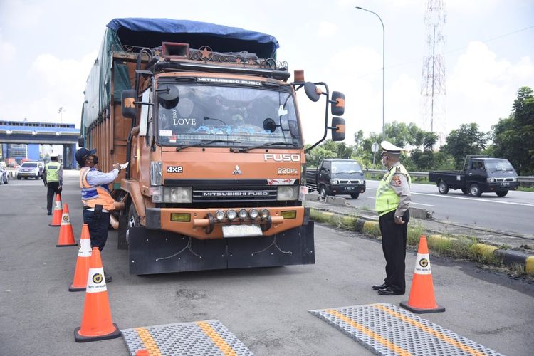 Evaluasi, Nataru, angkutan barang, Evaluasi: Pembatasan Truk di Jalan Tol Berlaku Tanpa Jeda Saat Nataru