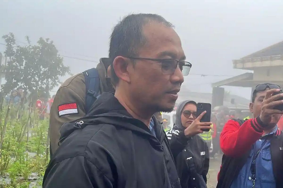 Syafiq ali, Gunung Slamet, Kisah Ketegaran Dani Rusman, Ayah Syafiq Ali Pendaki Asal Magelang yang Hilang di Gunung Slamet, Ayah Kisahkan Pendakian Terakhir yang Tak Pernah Direncanakan, Pesan dan Harapan Seorang Ayah, Ayah Syafiq Apresiasi untuk Tim SAR dan Warga, Ayah Syafiq Tutup Prasangka Terhadap Himawan, Prosesi Pemakaman Syafiq Ali di Magelang