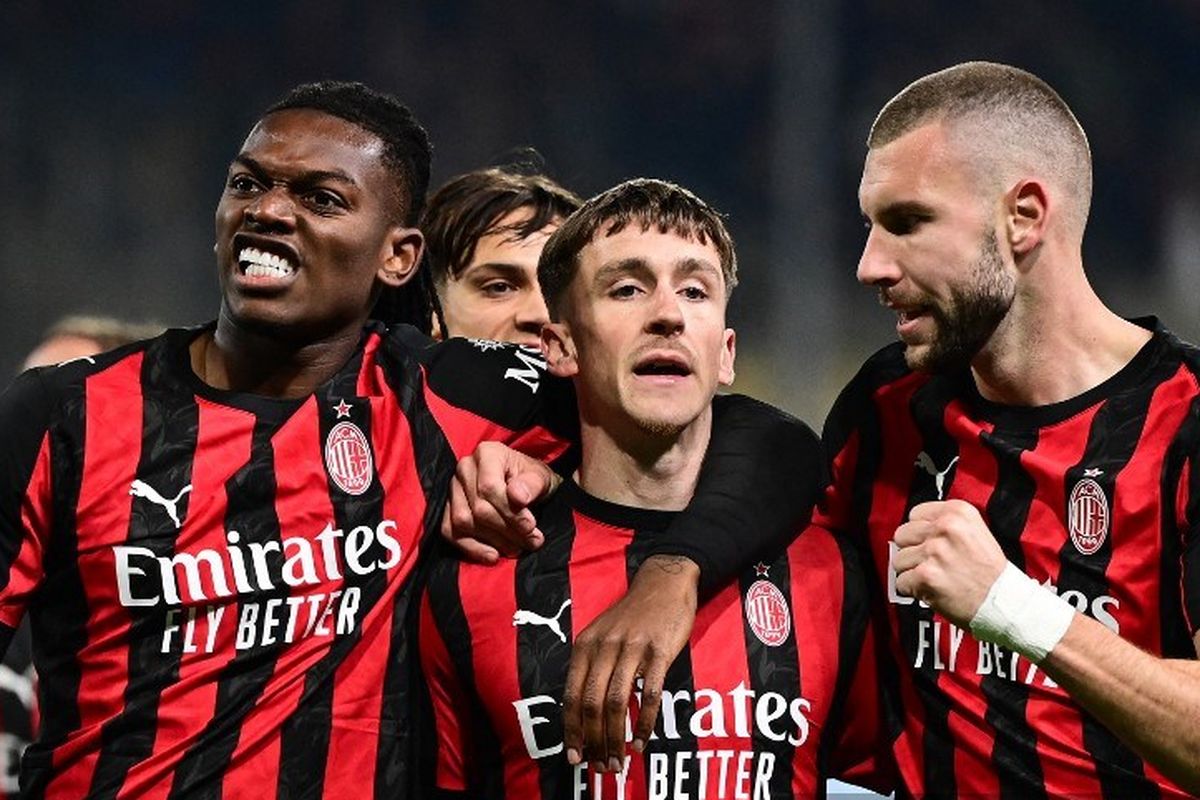 AC Milan, Sassuolo, Liga Italia, klasemen Serie A, Jay Idzes, Link Live Streaming AC Milan Vs Sassuolo Liga Italia 2025-2026, Tayang di Mana?