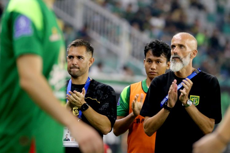 Super League 2025-2026, Persebaya vs Arema FC, Persebaya, Eduardo Perez Moran, Bajul Ijo, Singo Edan, Persebaya Vs Arema FC, Persebaya Surabaya vs Arema FC, jadwal super league 2025-2026, Persebaya Vs Arema FC: Bajul Ijo Pahami Makna Derbi, Antisipasi Potensi Singo Edan
