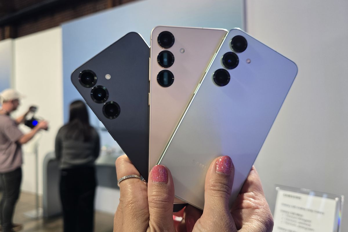 smartphone, compact, Smartphone, handphone, 10 HP compact 2025, Daftar 10 HP, 1. Samsung Galaxy S25, 2. Vivo S30 Pro Mini, 3. iPhone 16 Pro, 4. Google Pixel 9 Pro, 5. Xiaomi 15, 6. Vivo X200 Pro Mini, 7. Google Pixel 9a, 8. Samsung Galaxy Z Flip 6, 9. Motorola Razr Ultra (2025), 10. Xiaomi Mix Flip