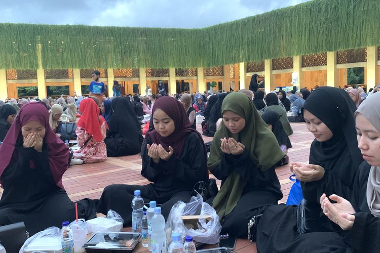 buka puasa bersama, masjid istiqlal jakarta hari ini, buka puasa bersma di masjid istiqlal, BERITA FOTO: Buka Puasa Bersama di Masjid Istiqlal Jakarta