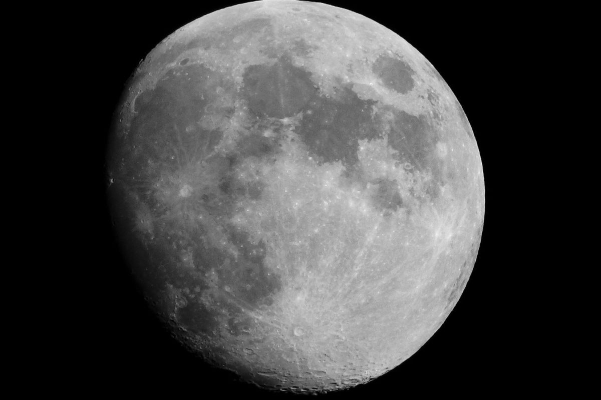 Bulan, Bumi, Bulan menjauh dari Bumi, Bulan Perlahan Menjauh dari Bumi, Benarkah Berdampak pada Iklim dan Kehidupan?
