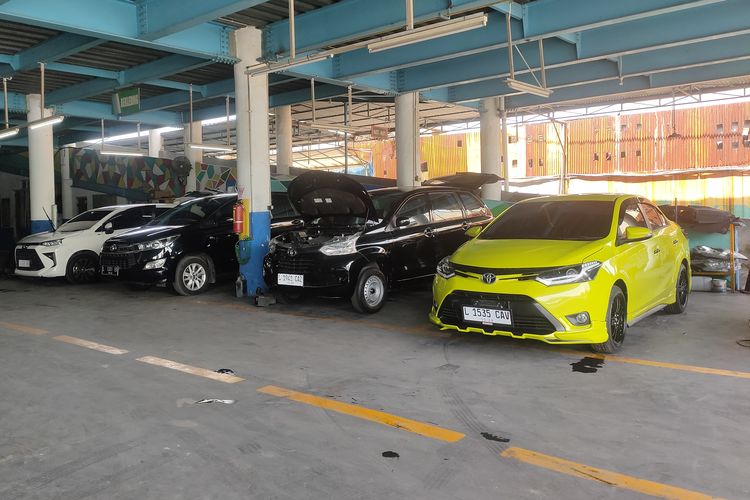 mobil bekas, Blue Bird, Avanza Transmover, Mobil bekas, konsumen mobil, Mengapa Mobil Bekas Eks Taksi Menjadi Favorit di 2025?