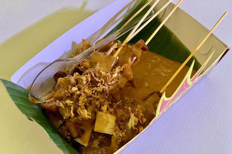 makanan kaki lima, street food, 10 Kuliner Kaki Lima Indonesia Paling Enak 2026 Versi TasteAtlas, 1. Sate Kambing, 2. Siomay, 3. Batagor, 4. Sate Padang, 5. Rendang, 6. Bubur Ayam, 7. Sate Madura, 8. Pempek, 9. Sate Babi, 10. Nasi Uduk