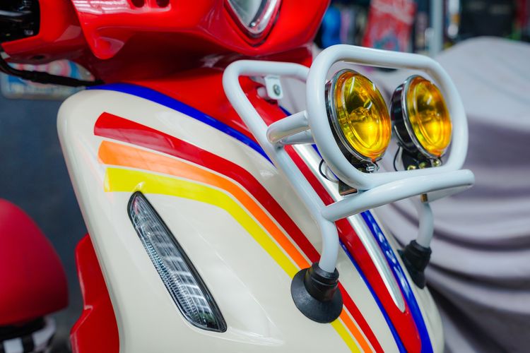 Grand Filano, skutik kalcer, Grand Filano Hybrid, modifikasi, Yamaha Grand Filano, Skutik kalcer, Yamaha Grand Filano Tampil Kalcer dengan Gaya Rally 90-an