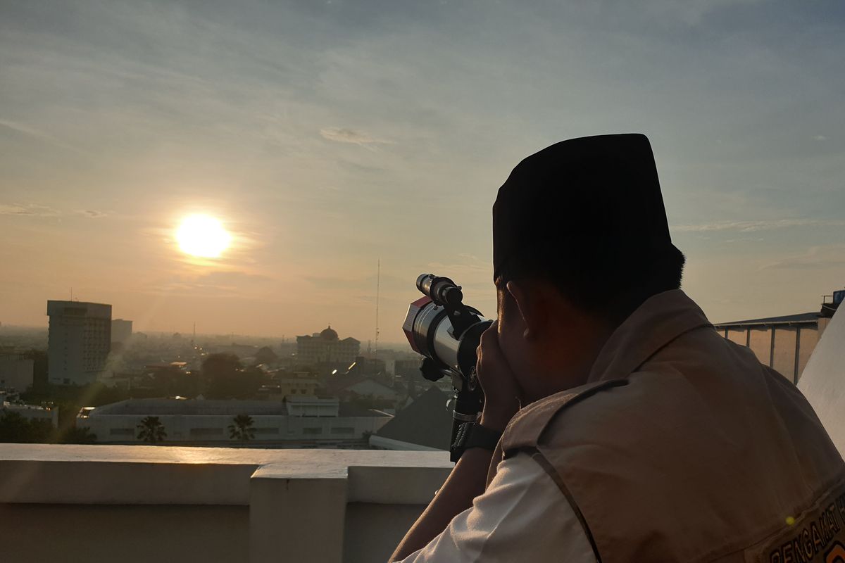 Kemenag, Sidang Isbat Awal Ramadhan 2026 Digelar 17 Februari, Kemenag Libatkan 37 Titik Rukyatul Hilal, Siapa saja yang terlibat dalam Sidang Isbat?, Bagaimana tahapan pelaksanaan Sidang Isbat?, Mengapa masyarakat diminta menunggu hasil Sidang Isbat?, Di mana rukyatul hilal akan dilakukan?, Bagaimana penetapan awal Ramadhan versi Muhammadiyah?, Mengapa penting mengetahui awal Ramadhan sejak dini?