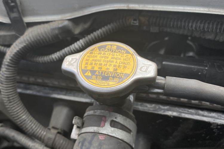 tutup radiator, tangki radiator, Rahasia Mesin Dingin saat Mudik: Cek Tutup dan Tangki Radiator