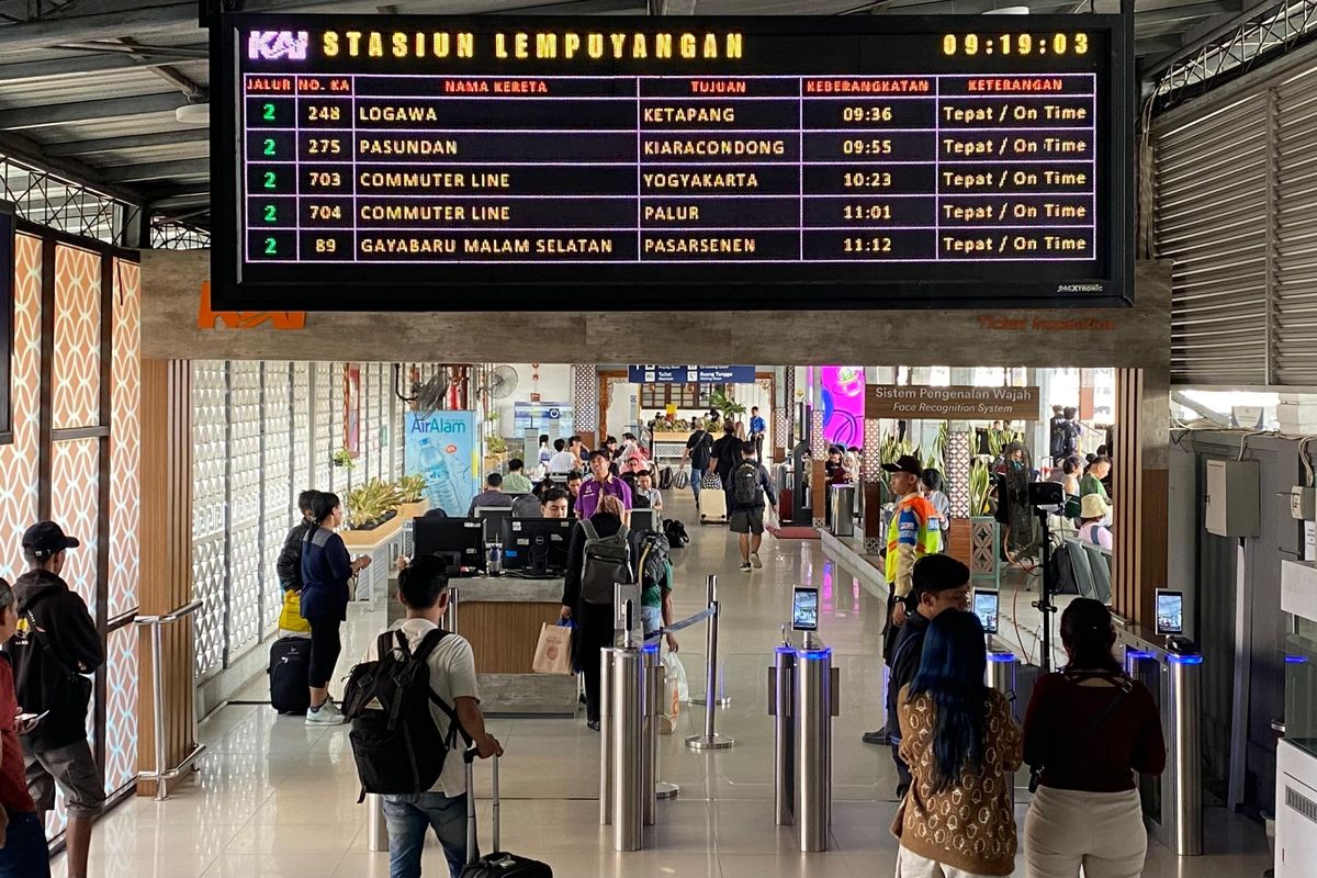 Stasiun Jatinegara, Stasiun Lempuyangan, berhenti luar biasa kereta api, kereta yang berhenti luar biasa di stasiun lempuyangan, kereta yang berhenti di stasiun lempuyangan, Daftar Kereta yang Berhenti di Stasiun Lempuyangan dan Stasiun Jatinegara