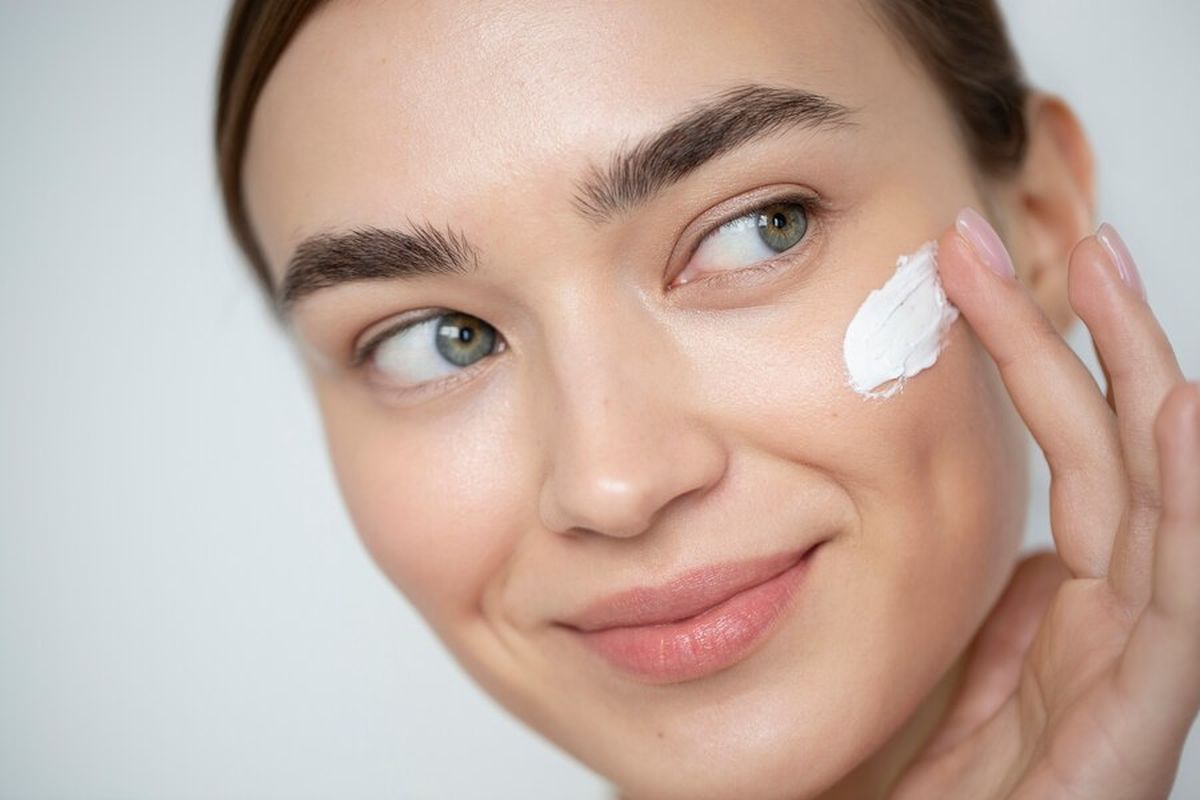 Primer, primer, tips makeup, primer makeup untuk apa, Tips Makeup Tahan Lama, primer makeup sesuai jenis kulit, cara memilih primer sesuai jenis kulit, tips memilih primer makeup, Tips Memilih Primer Sesuai Tipe Kulit agar Makeup Tahan Lama, 1. Kulit kering, 2. Kulit berminyak, 3. Kulit normal atau kombinasi, 4. Kulit berjerawat, 5. Kulit menua