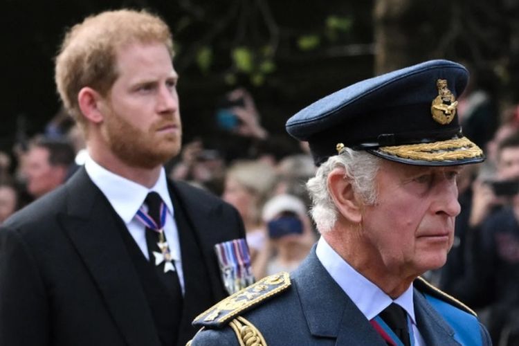 Pangeran Andrew, prince andrew, prince andrew scandals, skandal pangeran andrew, anggota kerajaan yang pernah dicopot gelarnya, Selain Pangeran Andrew, Ini 7 Anggota Kerajaan yang Pernah Dicopot Gelarnya, 1. Prince Andrew (Inggris), 2. Princess Srirasmi Suwadee (Thailand), 3. Count Nikolai of Monpezat (Denmark), 4. Prince Harry (Inggris), 5. Putri Diana (Inggris), 6. Raja Edward VIII (Inggris), 7. Princess Noriko (Jepang)