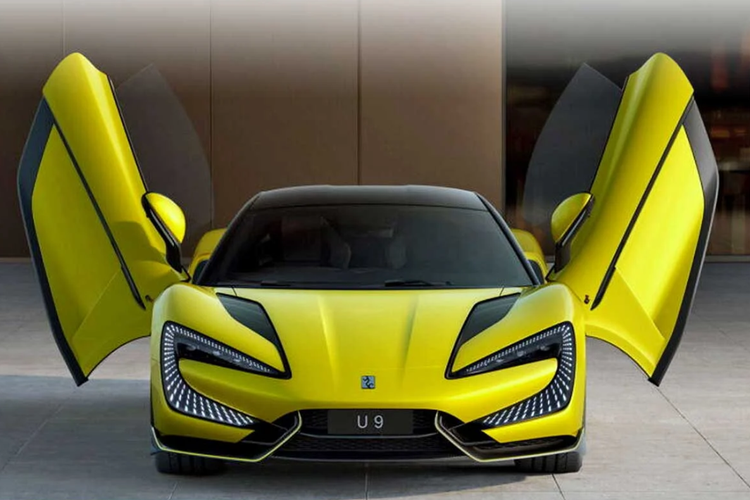 Yangwang U9, Supercar listrik, supercar listrik, YangWang U9, GIIAS 2025, Performa mengesankan, Mengenal Yangwang U9: Supercar Listrik Menari di GIIAS 2025, Mobil yang Menari dan Melompat, Desain Futuristik dan Eksklusif, Performa yang Mengesankan, Teknologi Suspensi Inovatif, Rekor di Lintasan, Dimensi dan Harga